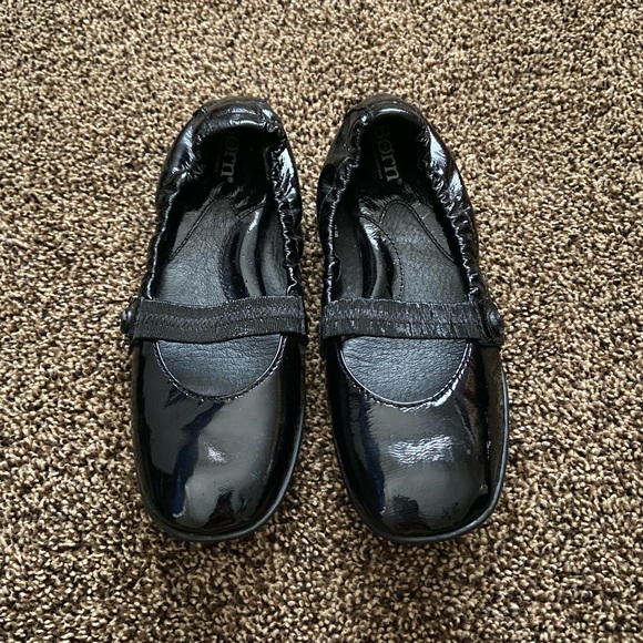 Born Shoes - BORN Mary Jane Ballet Flats Women's 6 Black Leather Round Slip-On Comfort Shoe